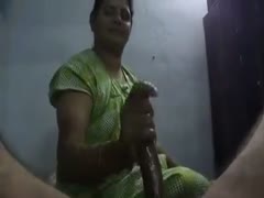 Skillful and mature Indian black cock whores with oiled-up 10-Pounder strokes